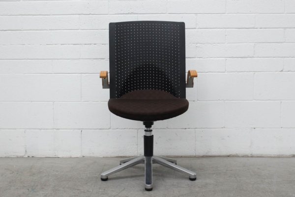 Picto swivel chair by Wilkhahn