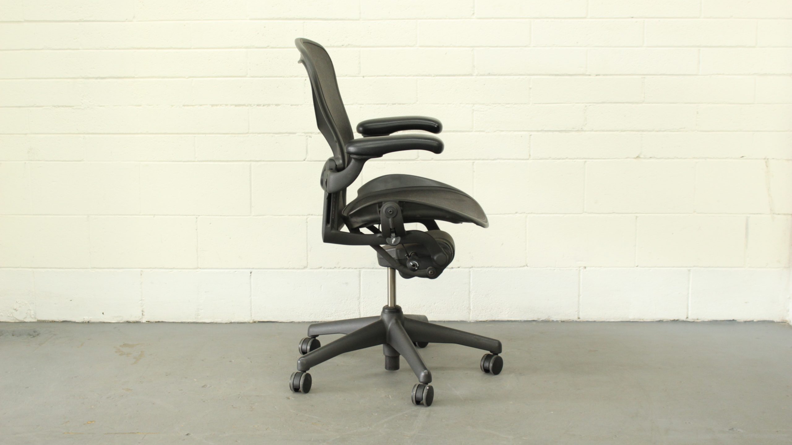 aeron model b