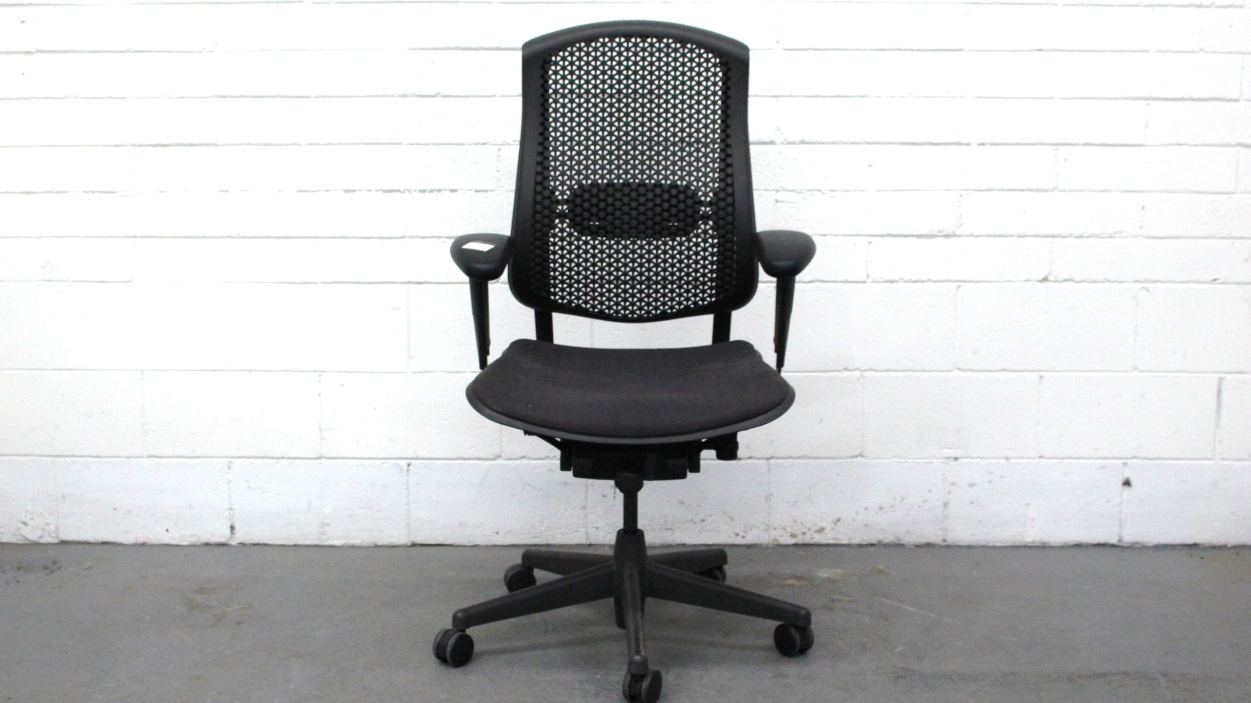 Celle deals chair price